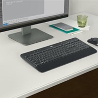 LOGITECH Bežična tipkovnica s mišem MK545