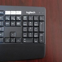 LOGITECH Bežična tipkovnica s mišem MK850